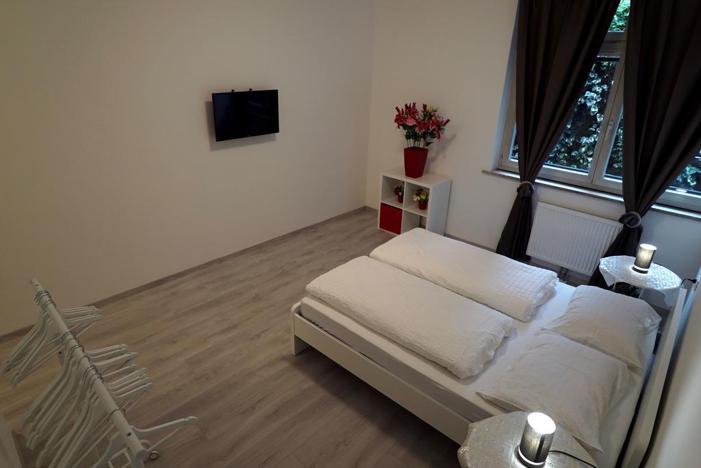 Toby'S Rooms Больцано Екстер'єр фото